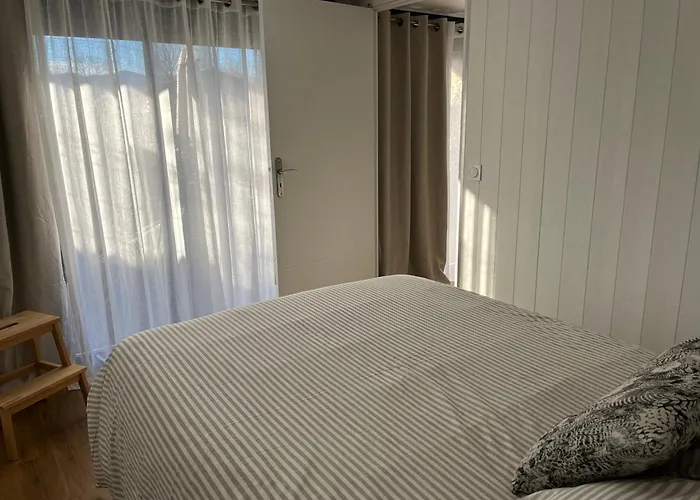 Joli T2 3* 40 M2 Avec Parking Et Terrasse